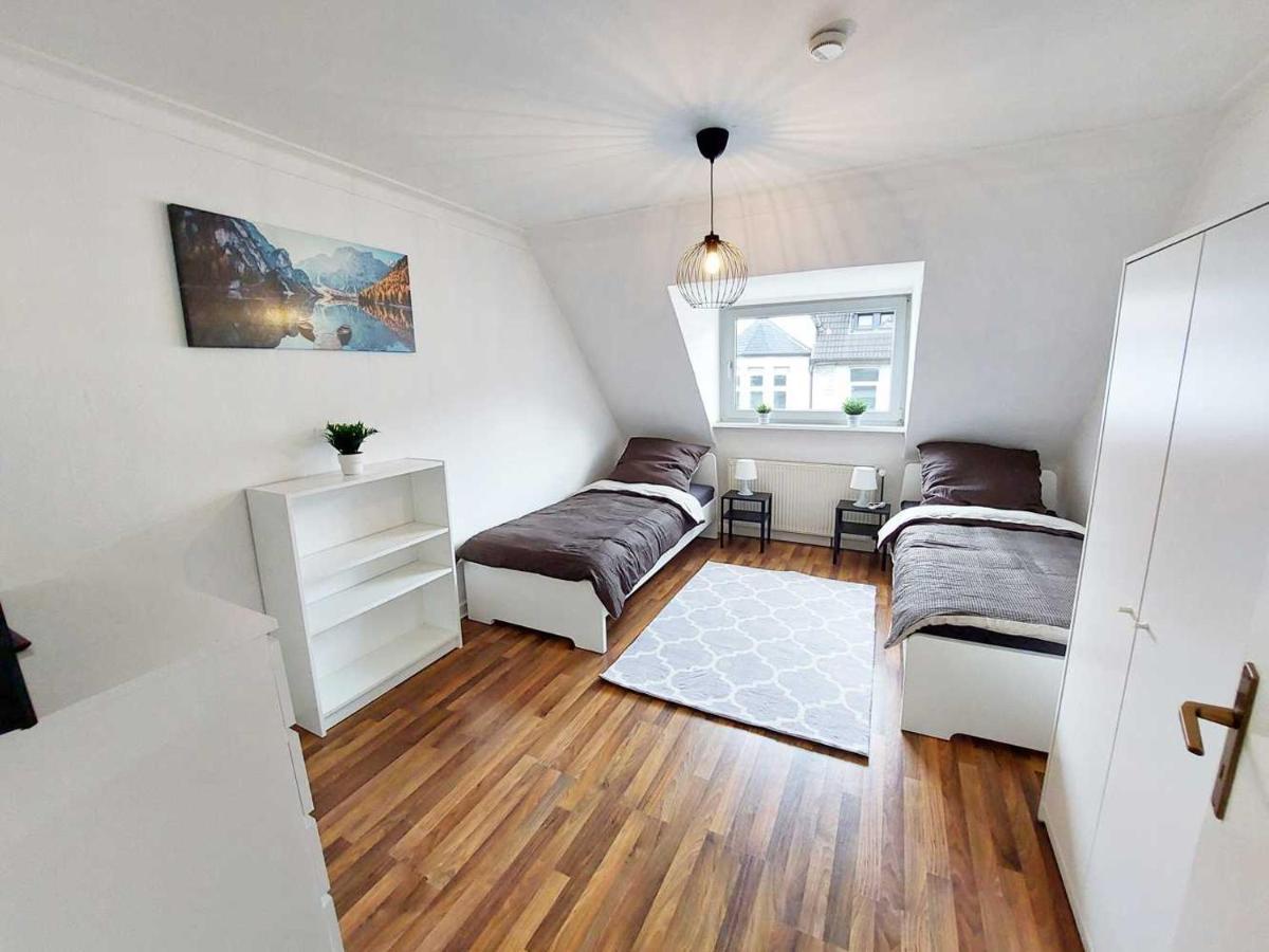 Cozy Apartment With Garden In Gelsenkirchen Buitenkant foto