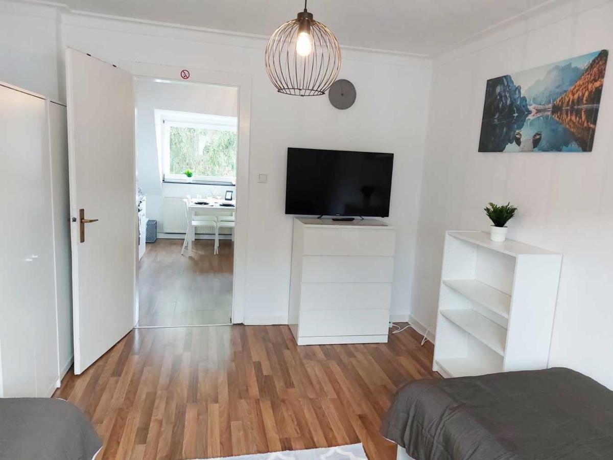 Cozy Apartment With Garden In Gelsenkirchen Buitenkant foto
