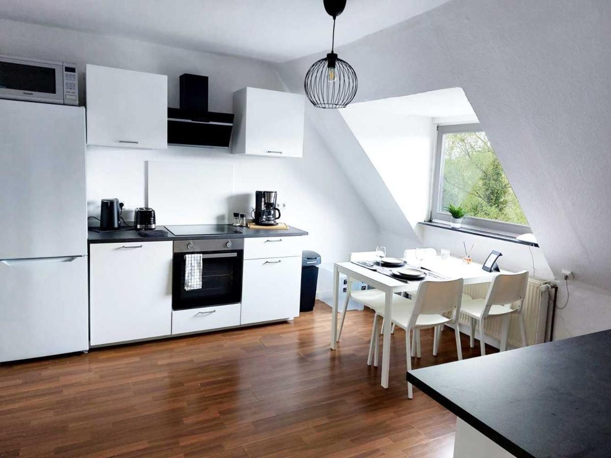 Cozy Apartment With Garden In Gelsenkirchen Buitenkant foto