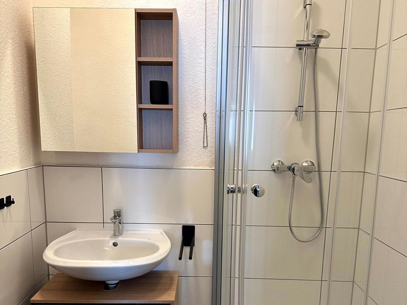 Cozy Apartment With Garden In Gelsenkirchen Buitenkant foto