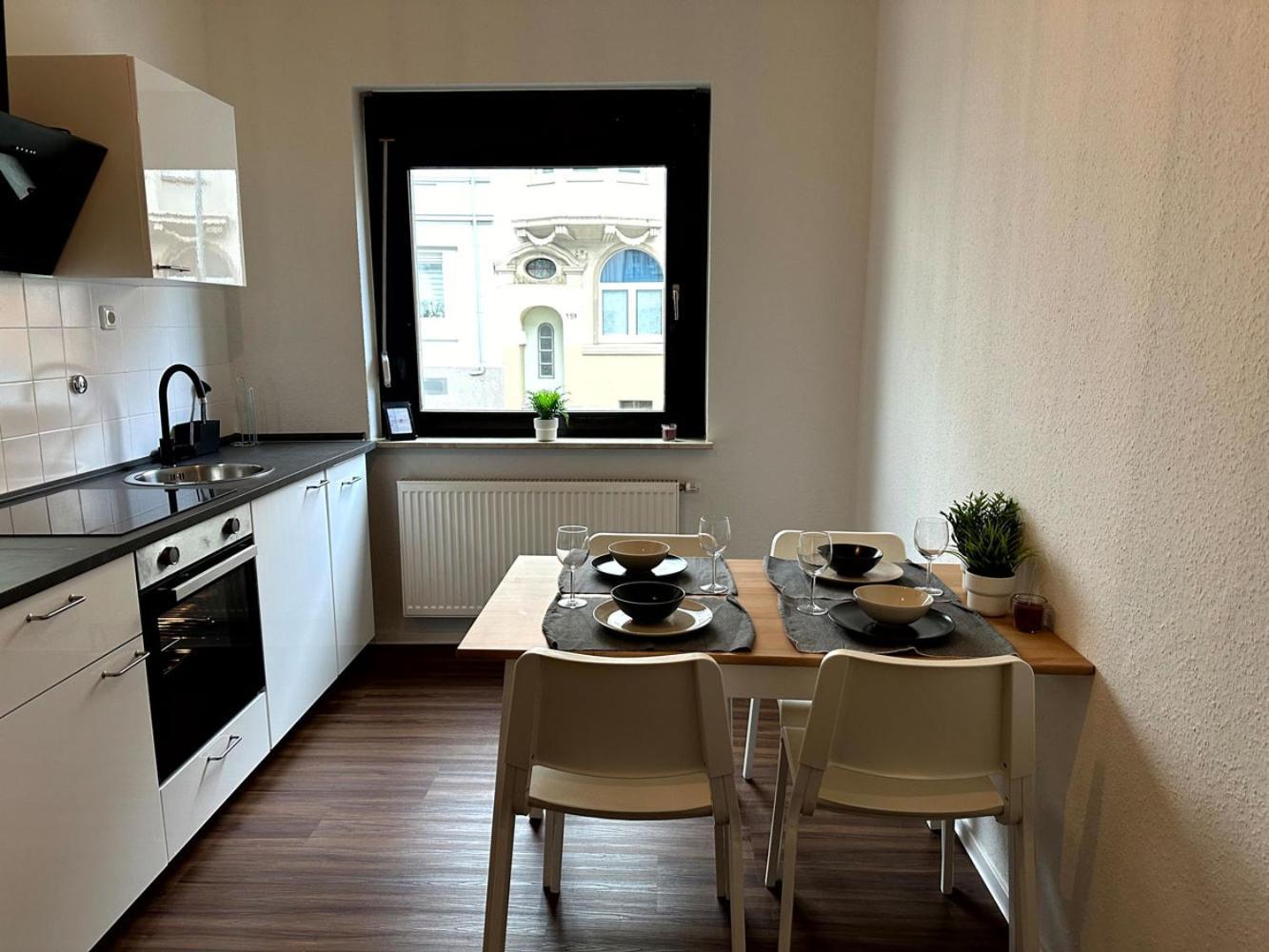 Cozy Apartment With Garden In Gelsenkirchen Buitenkant foto